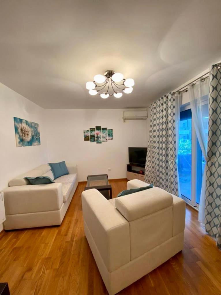 Apartment Liza Petrovac מראה חיצוני תמונה