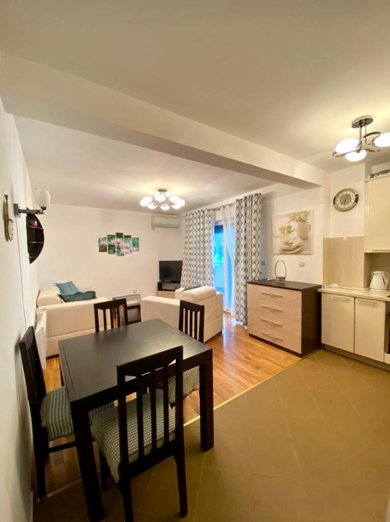 Apartment Liza Petrovac מראה חיצוני תמונה